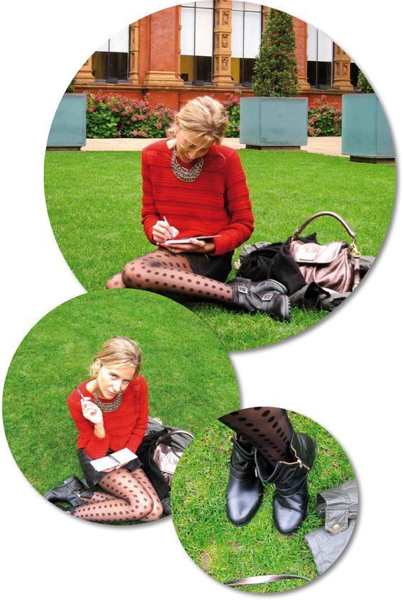 María León con falda de cuero de Pedro del Hierro, jersey rojo de Maje del verano pasado, collar de Pedro del Hierro, medias de lunares de Wolford, mi bolso de Marc Jacobs y botas militares de TOPSHOP
