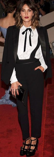 TRAJE_~1