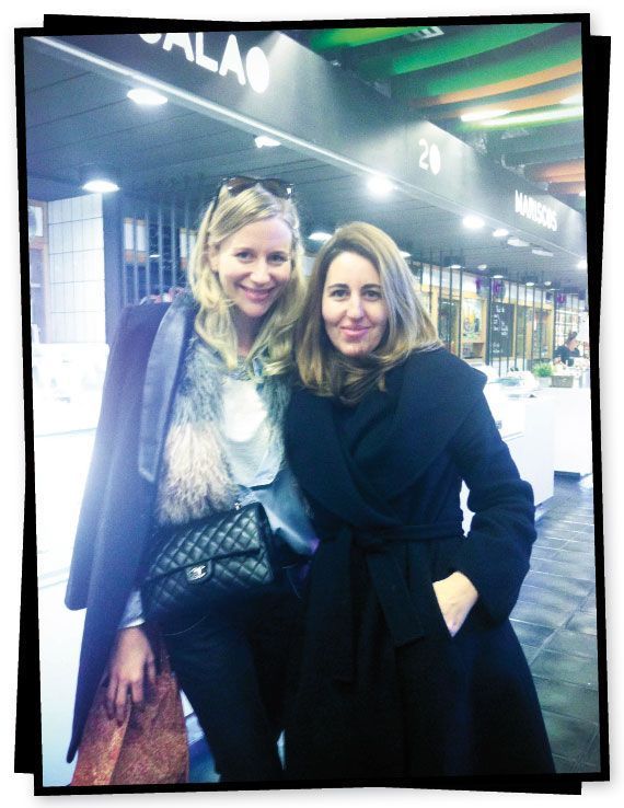 María León y Ana Martín (Responsable de comunicación del Mercado de San Antón)