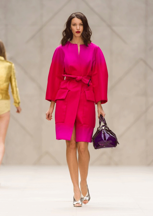 abrigo fucsia
