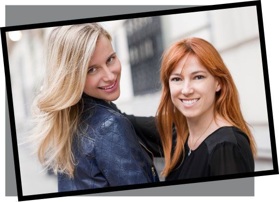María León con María Baras del salón Cheska