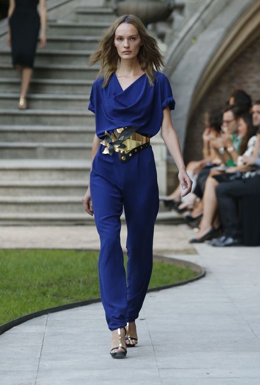 alvarno-desfile-2 mono