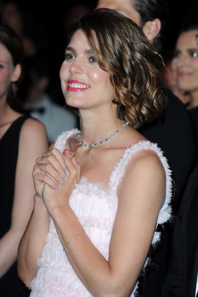 carlota-casiraghi-chanel-el-baile-rosa-L-F_M2Wp