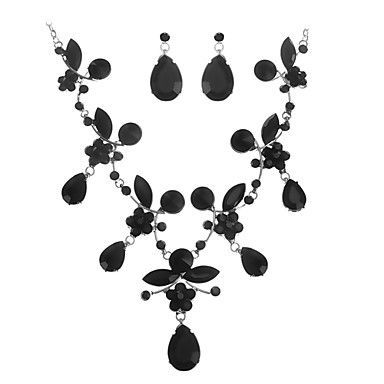pedreria-preciosa-con-un-conjunto-de-aleacion-de-joyeria-de-chapados-de-boda-nupcial-incluyendo-collar-y-los-pendientes_drdtlw1318496925127