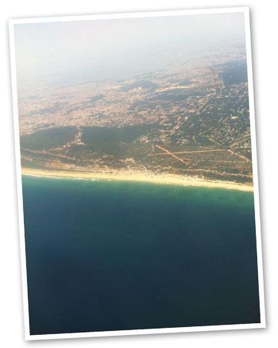 María León nos muestra una vista de la costa portuguesa desde el avión.