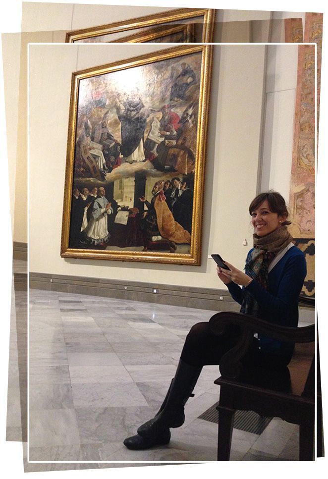 María León con Guiomar García de Paredes en su exposición