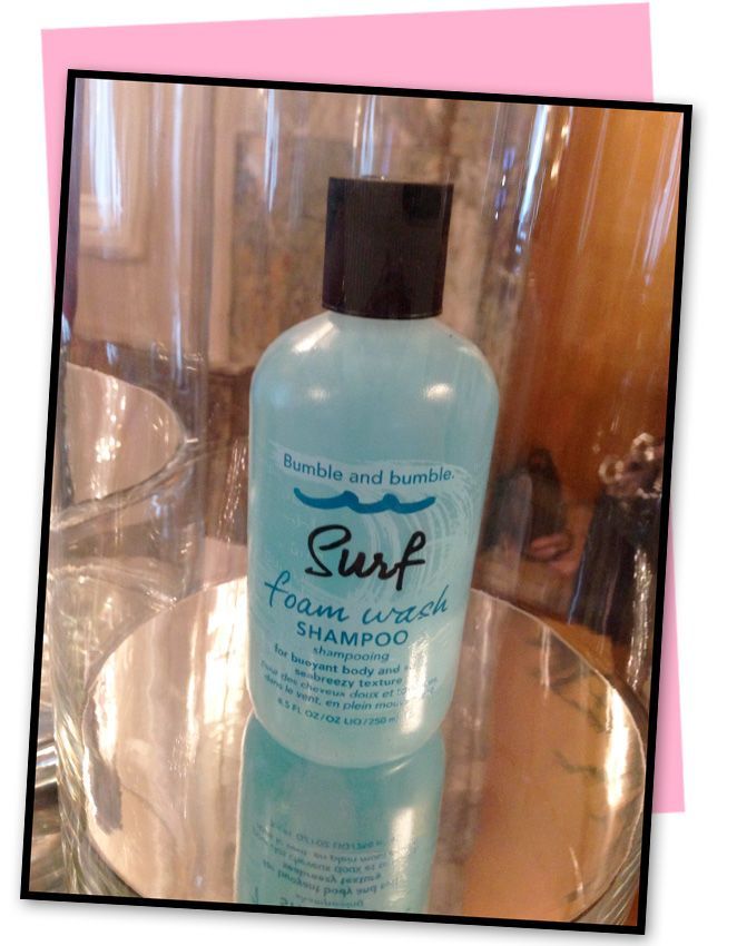 Surf Foam Wash Shampoo de Bumble and Bumble.