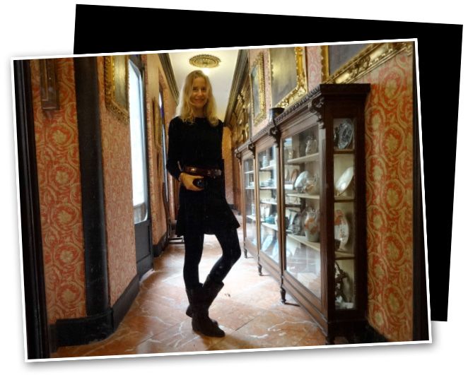 María León en esta casa por el fotógrafo Bernardo Doral hace ya unos años. El traje de flamenca es de Pepa Garrido. María León en esta casa por el fotógrafo Bernardo Doral hace ya unos años. El traje de flamenca es de Pepa Garrido.