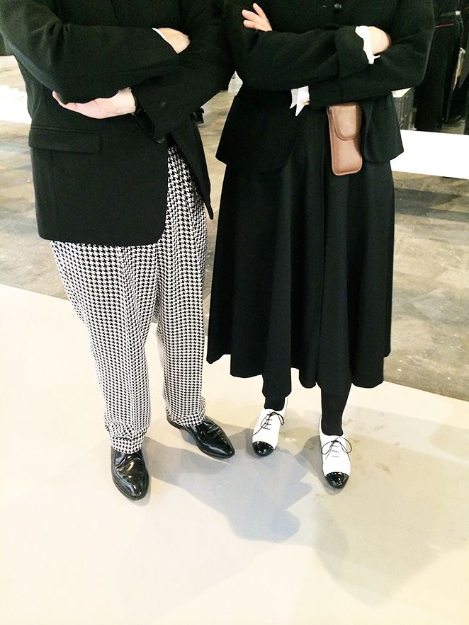Gente con la que se encontro María León en ARCO Madrid