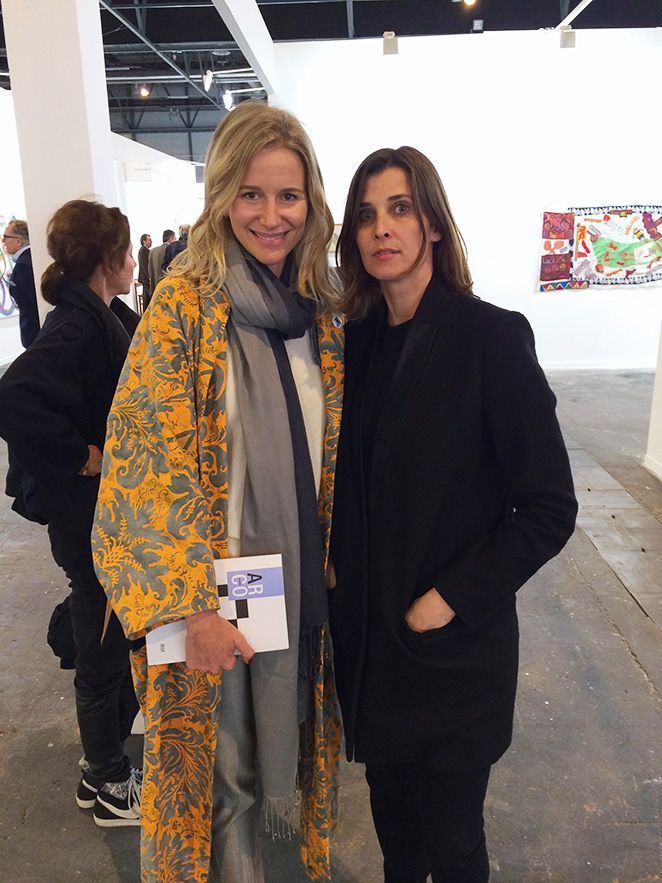 Gente con la que se encontro María León en ARCO Madrid