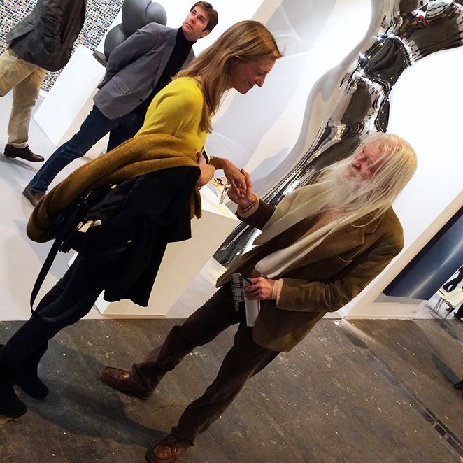 Gente con la que se encontro María León en ARCO Madrid