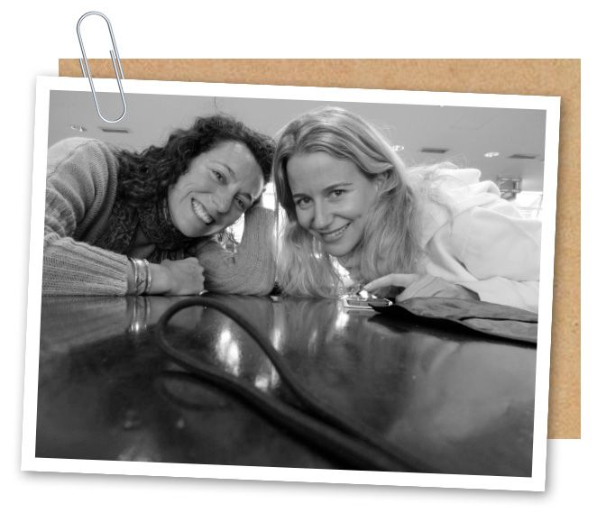 María León con Belén de Rivera, directora de producto de la agencia Geográfica XXI