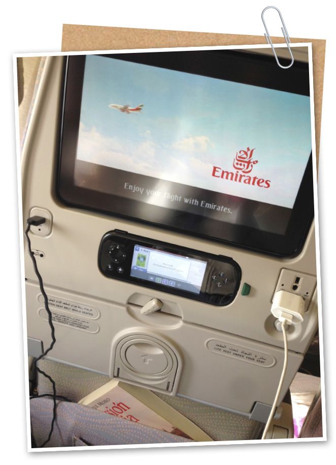 Instantanea del interior del avión en el vuelo a India