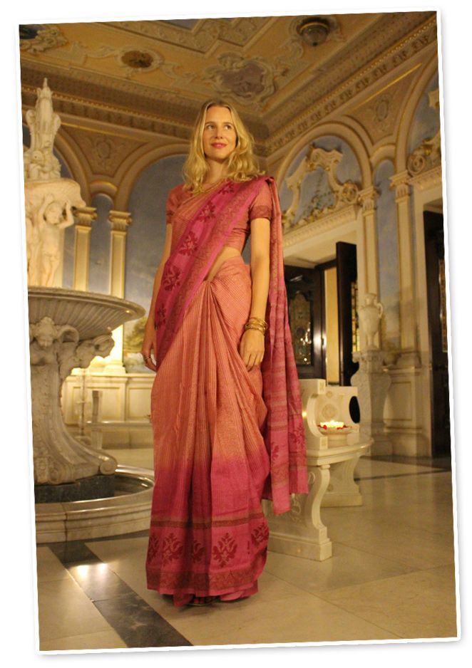 María León en el Palacio Falaknuma con el sari que me compré en Coorg y que combiné con pulseras de Alex and Ani, collar de Spanish and Sisters y mi anillo vintage indio