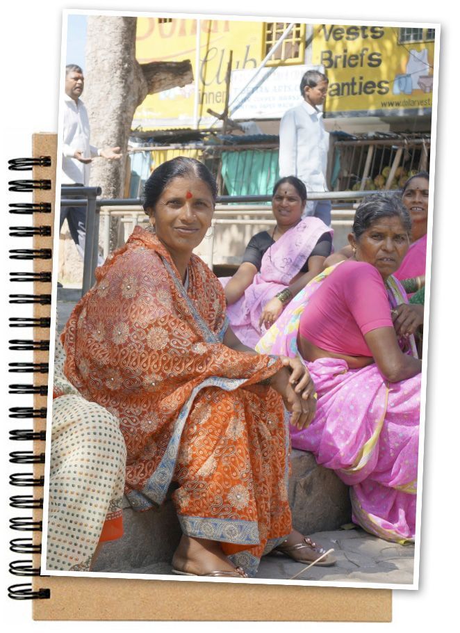 Las mujeres indias y sus preciosos y coloridos saris.