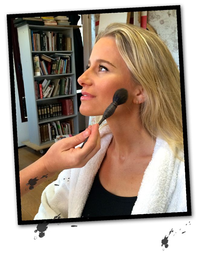 María León en la sesión de maquillaje para el reportaje de la revista de moda Elle