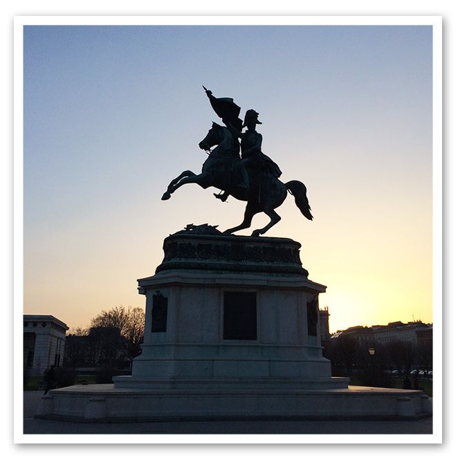Paseo de María León por los alrededores de Hofburg en su viaje a Viena