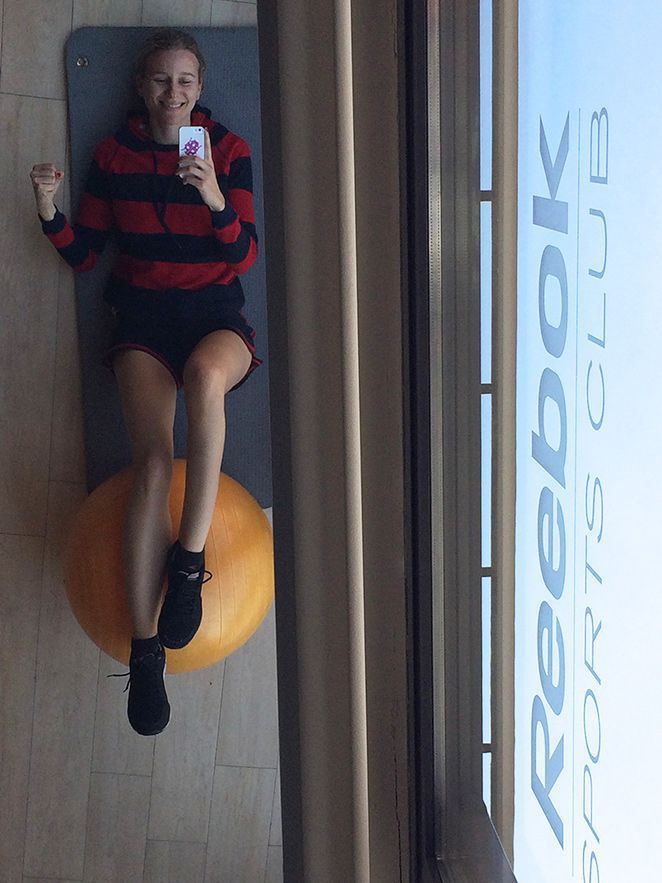 María León con look de deporte de la nueva línea “Activewear” que ha lanzado Pedro del Hierro y zapatillas Skechers 