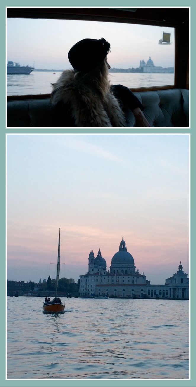 Trayecto en barca con María León desde el hotel a la Plaza de San Marcos que coincidió con la puesta de sol Trayecto en barca con María León desde el hotel a la Plaza de San Marcos que coincidió con la puesta de sol
