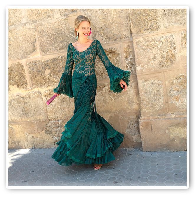 María León con vestido verde de Pepa Garrido en la Feria de Sevilla 2014