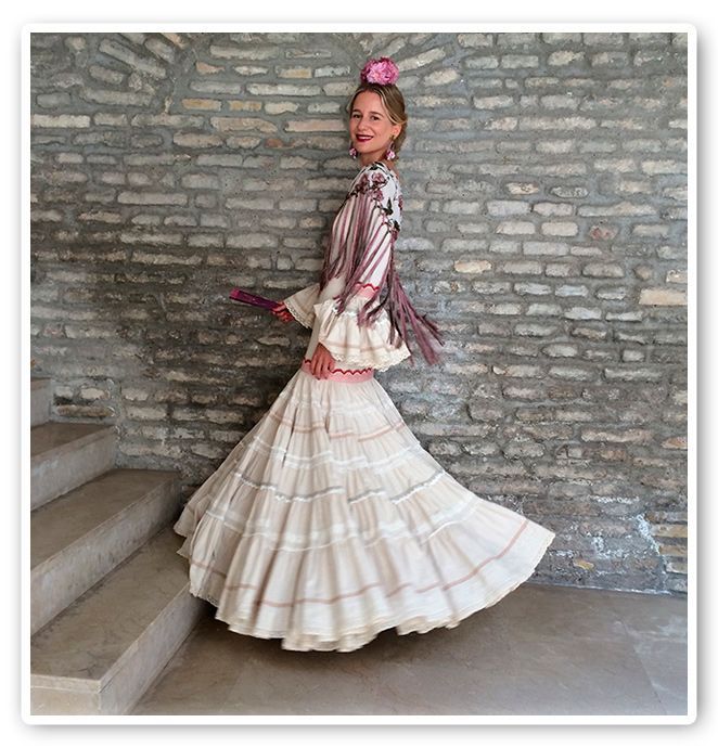 María León con vestido Pepa Garrido en la Fería de Sevilla 2013