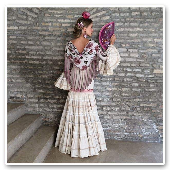 María León con vestido Pepa Garrido en la Fería de Sevilla 2013