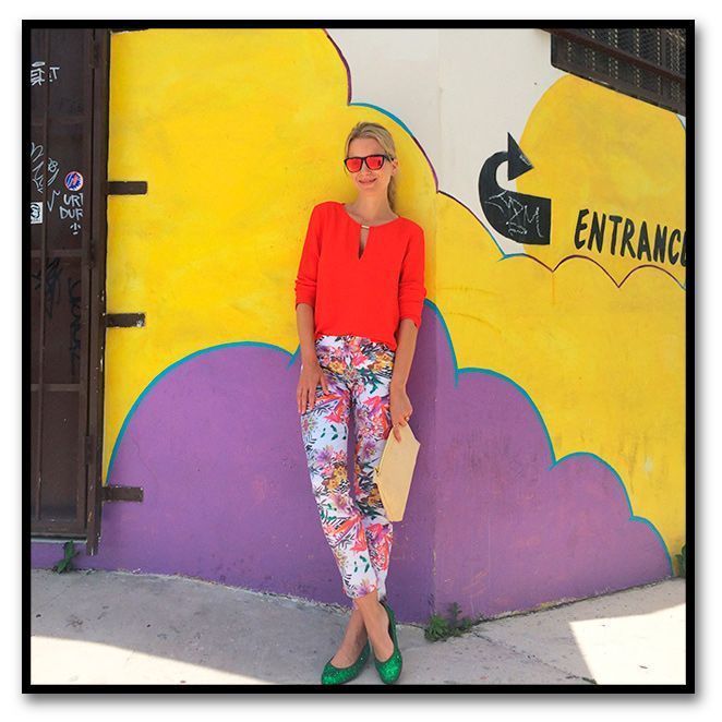 Para un día de reuniones de trabajo en Miami elegí estos pantalones estampados de Kleymac, que combiné con camisa de Zara, bailarinas de Las Indias, gafas de Life Italia y cartera de Misoula.
