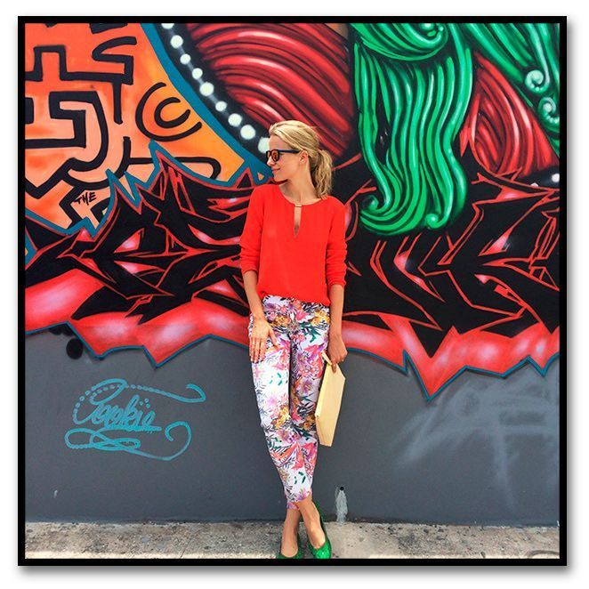 Para un día de reuniones de trabajo en Miami elegí estos pantalones estampados de Kleymac, que combiné con camisa de Zara, bailarinas de Las Indias, gafas de Life Italia y cartera de Misoula.