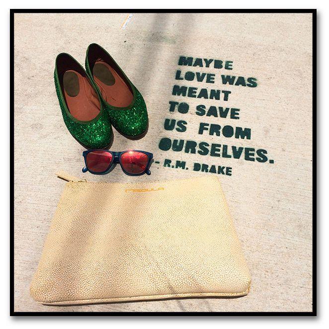 Para un día de reuniones de trabajo en Miami elegí estos pantalones estampados de Kleymac, que combiné con camisa de Zara, bailarinas de Las Indias, gafas de Life Italia y cartera de Misoula.