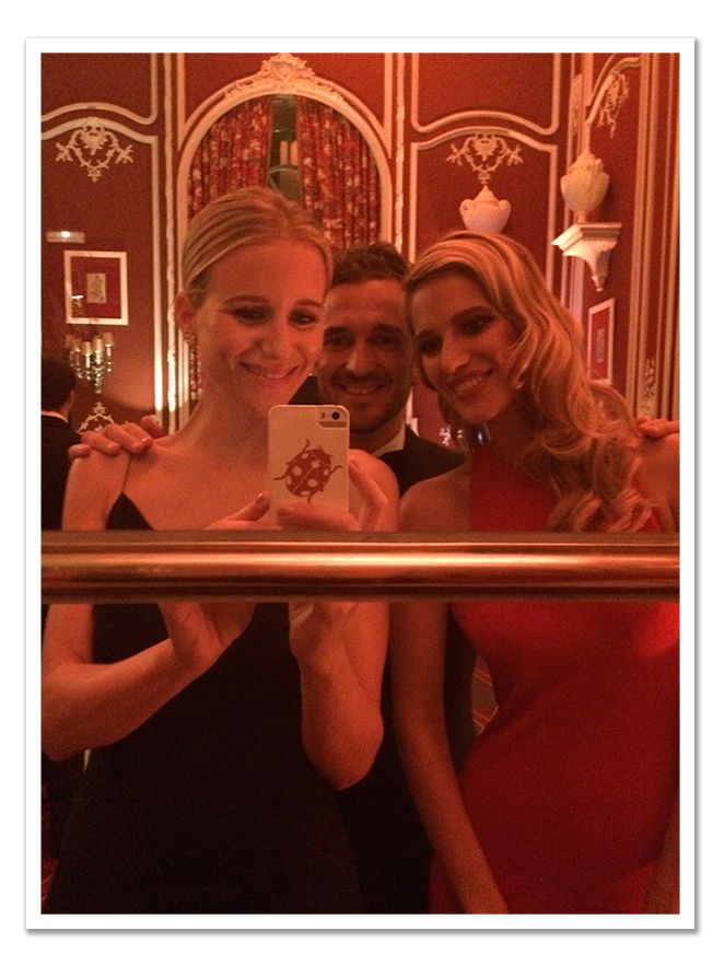 Con amigos en la fiesta de Vanity Fair