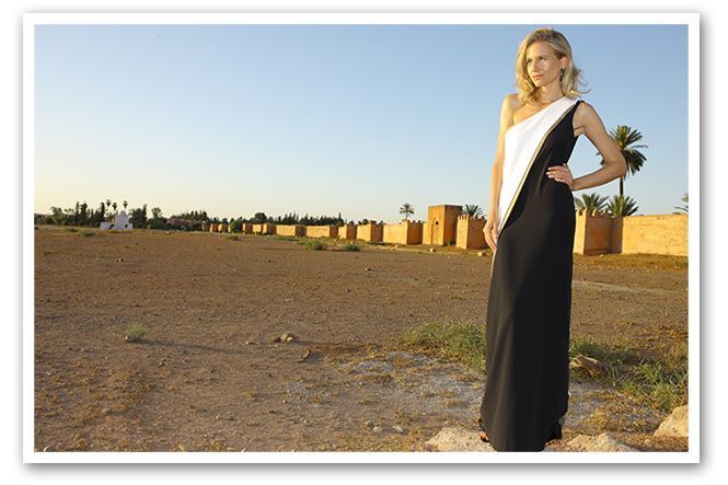 Maria Leon con vestido de Amparo Chordá y sandalias de Mas 34. Maria Leon con vestido de Amparo Chordá y sandalias de Mas 34.