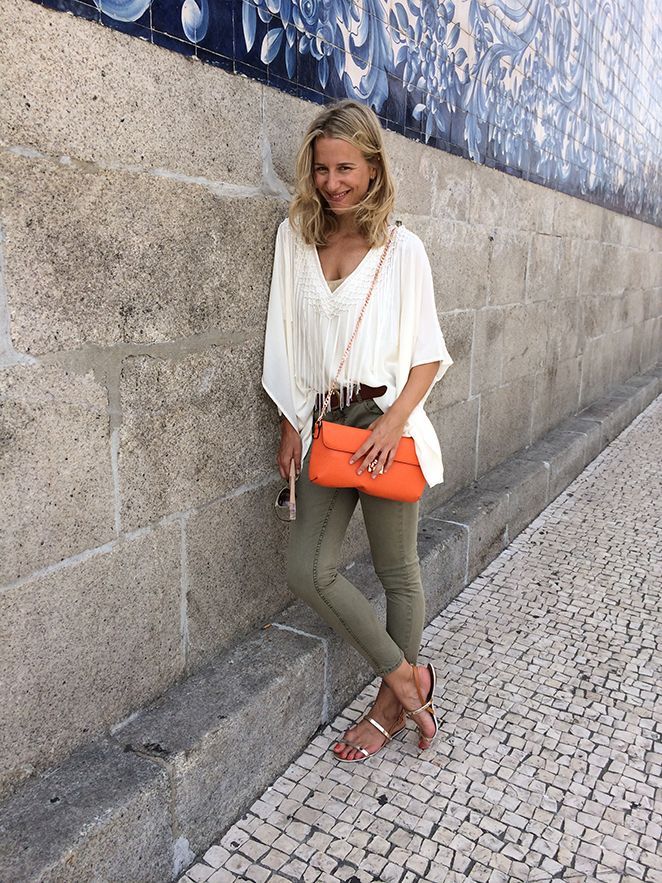Para pasear por Oporto, uno de los días elegí este cómodo estilismo. Llevo pantalones de PDH Sport, camisa de Papaya, sandalias de Zara y bolso de Folli Follie.