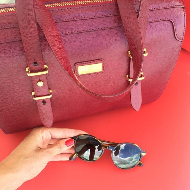Para ir a Mercedes Benz Fashion Week Madrid con falda pantalón vintage de Mosquino de la tienda La Petite Coquette de Oporto, blusa y bolso de Pedro del Hierro, salones de Massimo Dutti y gafas Persol.