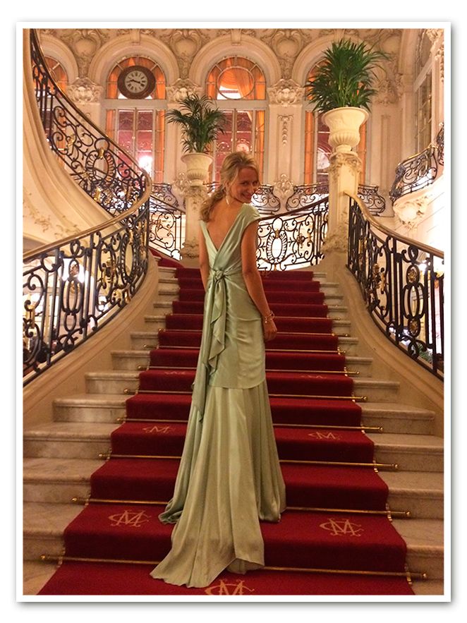 Espectacular María León preparada para la Gala que la Fundación SOS