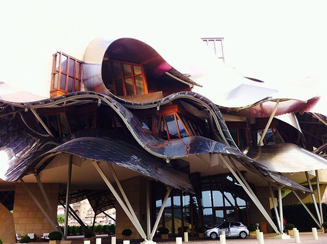 Edificio de las bodegas en La Rioja