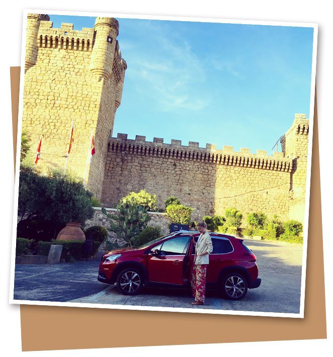 El Parador de Oropesa (www.parador.es) también es otra buena opción para de poder disfrutar de la apetecible vida de pueblo!!
